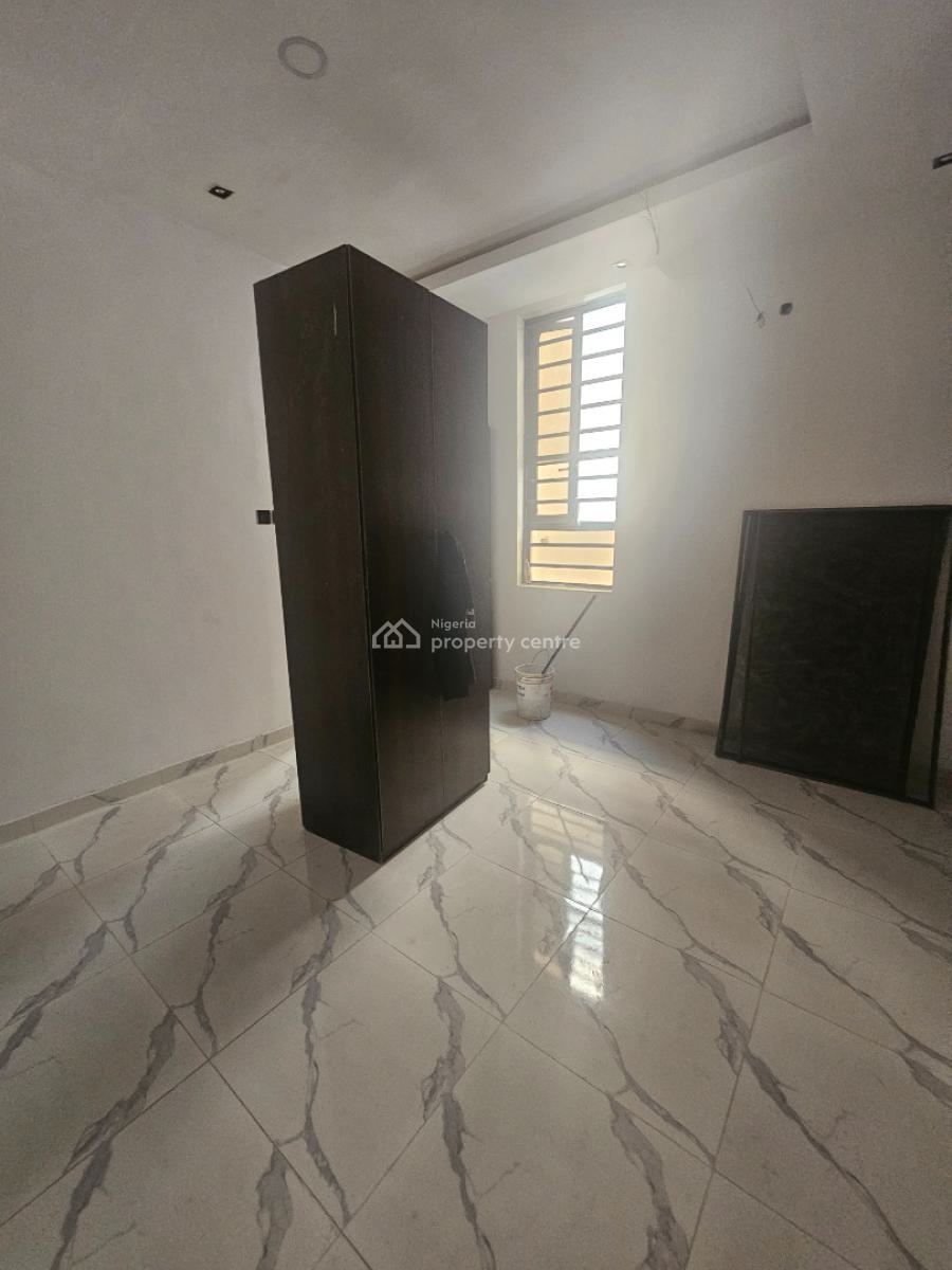 Tastefully Finished 3-bedroom Apartment with Bq, Lekki Phase 1, Lekki, Lagos, Flat / Apartment for Rent