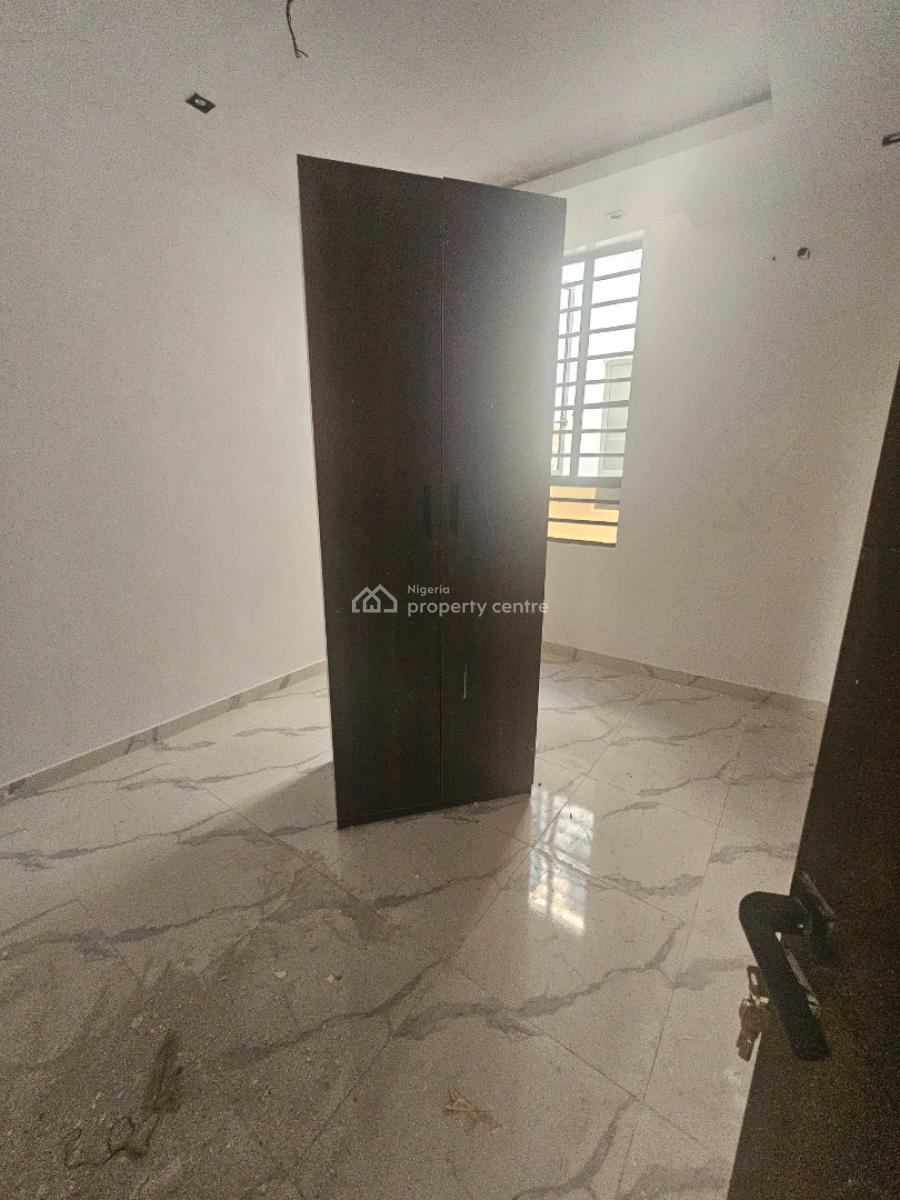 Tastefully Finished 3-bedroom Apartment with Bq, Lekki Phase 1, Lekki, Lagos, Flat / Apartment for Rent