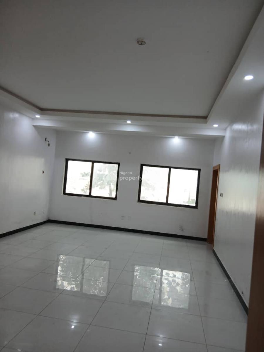 Massive 3bdroom Apt Upstairs, Eleganza Estate, By Omchevron Toll Gate, Eleganza Estate, Chevron Toll Gate, Lekki, Lagos, Flat / Apartment for Rent