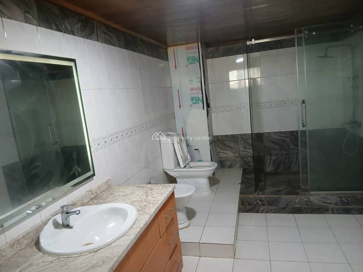 Massive 3bdroom Apt Upstairs, Eleganza Estate, By Omchevron Toll Gate, Eleganza Estate, Chevron Toll Gate, Lekki, Lagos, Flat / Apartment for Rent