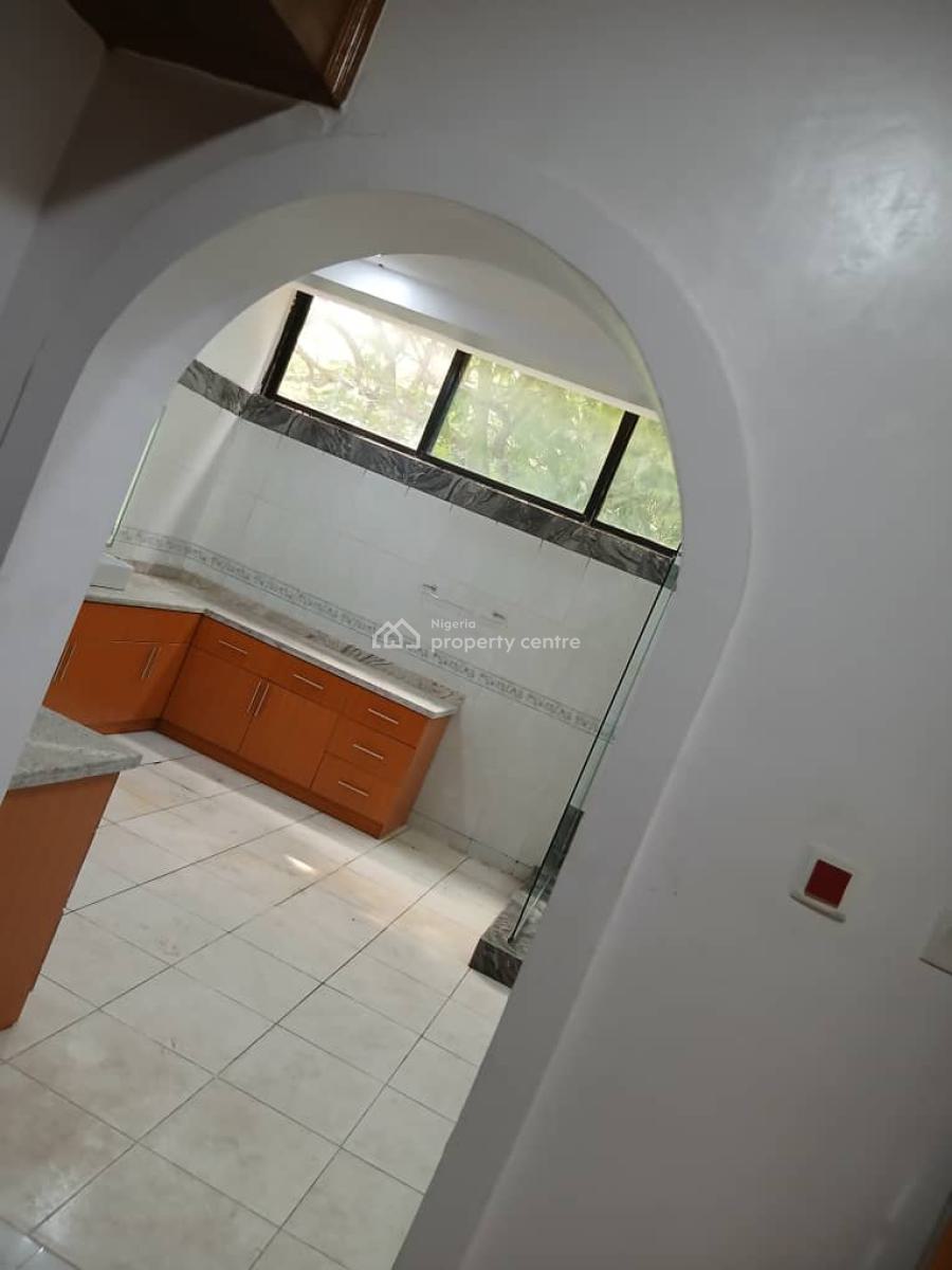 Massive 3bdroom Apt Upstairs, Eleganza Estate, By Omchevron Toll Gate, Eleganza Estate, Chevron Toll Gate, Lekki, Lagos, Flat / Apartment for Rent