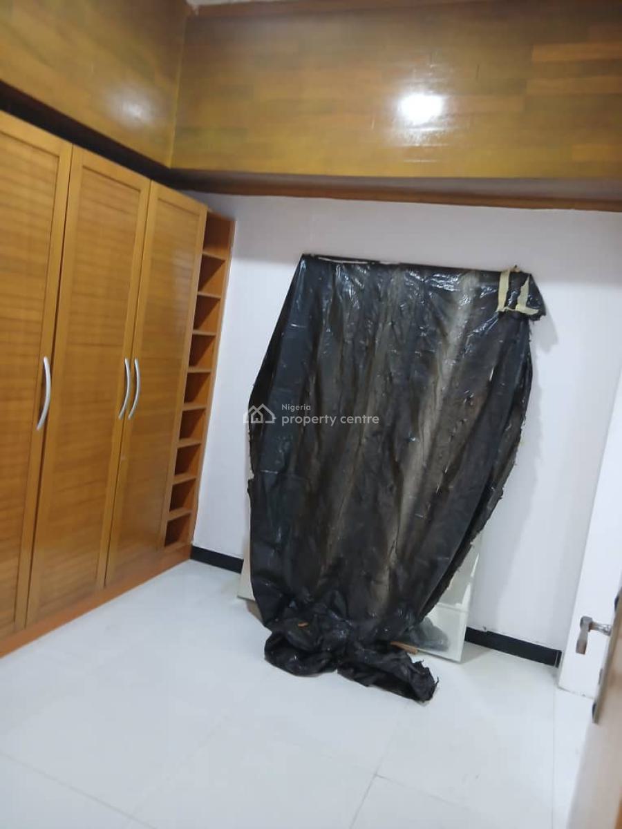 Massive 3bdroom Apt Upstairs, Eleganza Estate, By Omchevron Toll Gate, Eleganza Estate, Chevron Toll Gate, Lekki, Lagos, Flat / Apartment for Rent