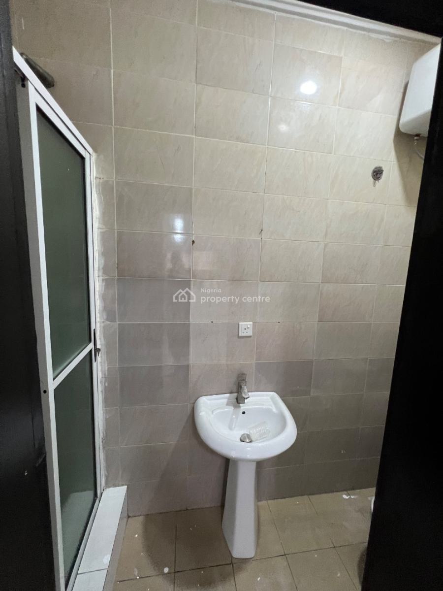 Spacious 3-bedroom Flat in Osapa London Estate., Osapa, Lekki, Lagos, Flat / Apartment for Rent