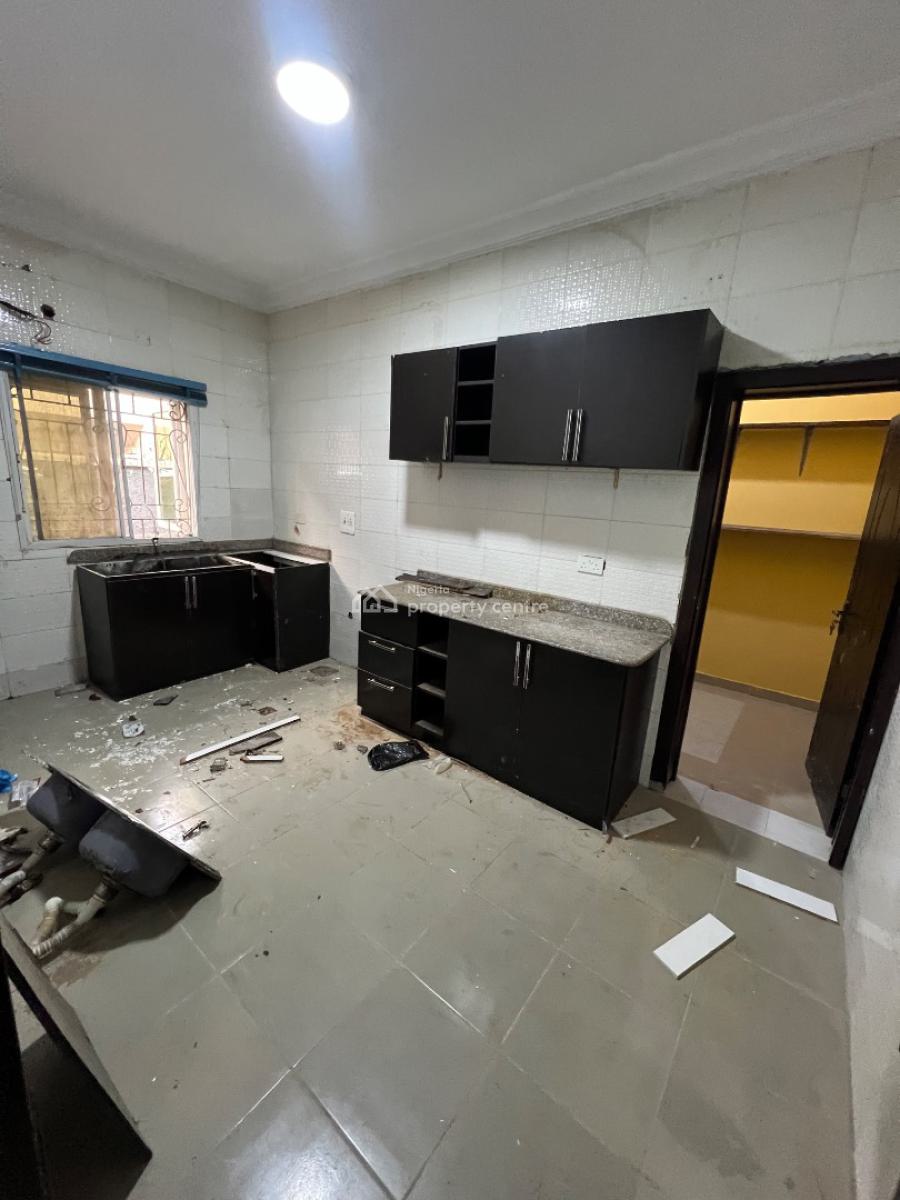 Spacious 3-bedroom Flat in Osapa London Estate., Osapa, Lekki, Lagos, Flat / Apartment for Rent