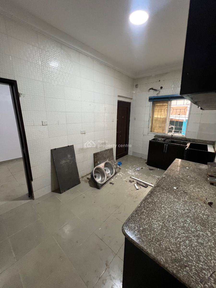 Spacious 3-bedroom Flat in Osapa London Estate., Osapa, Lekki, Lagos, Flat / Apartment for Rent