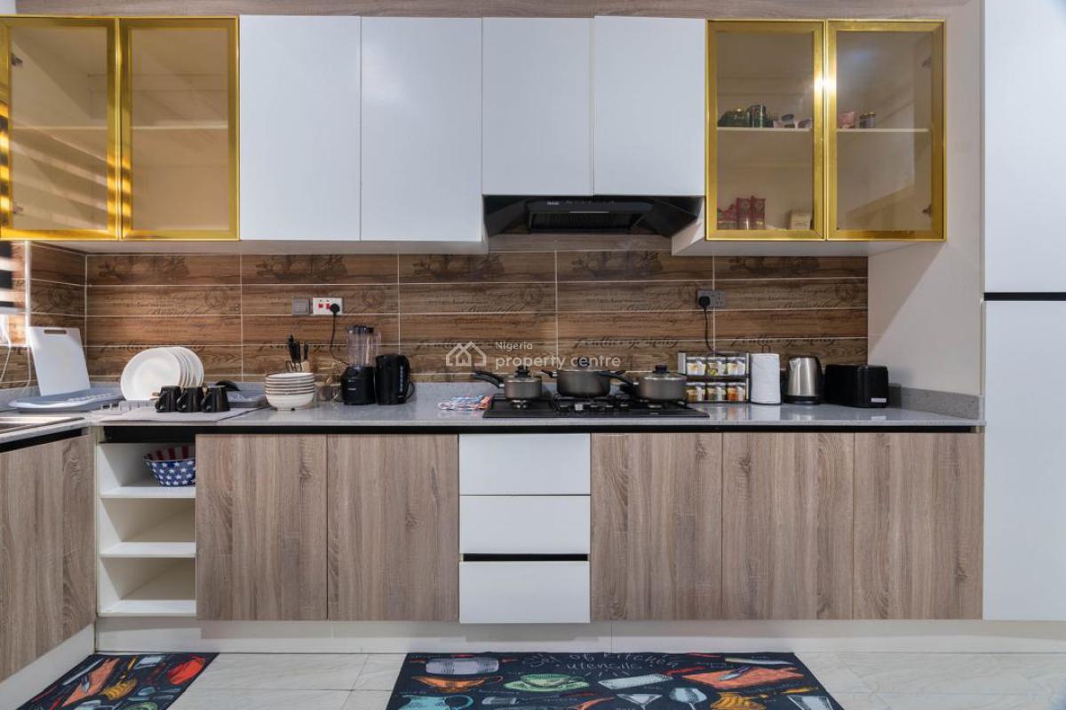 Luxury Three Bedroom Apartment, Freedom Way, Lekki Phase 1, Lekki, Lagos, House Short Let