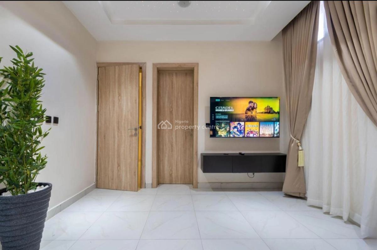 Luxury 2 Bedroom Penthouse Duplex in Lekki with Pool Gym, Ikate Lekki, Lekki, Lagos, Flat / Apartment Short Let