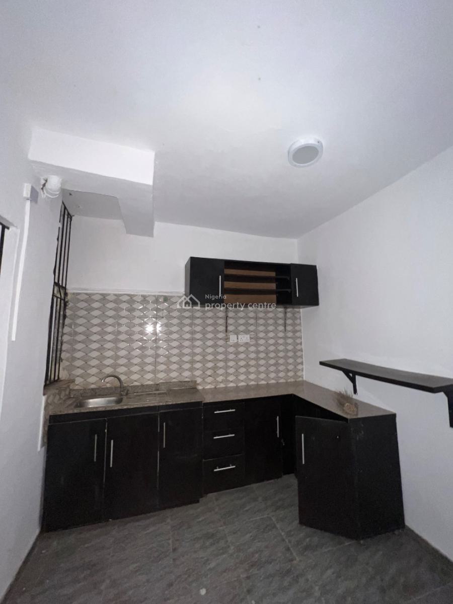 Well Built 3bedroom Apartment, Ilasan, Lekki, Lagos, Flat / Apartment for Rent