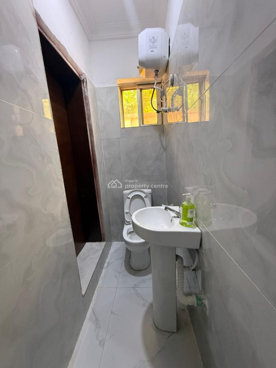 Modern and Spacious  2-bedroom Apartment, Magodo, Lagos, Flat / Apartment for Sale