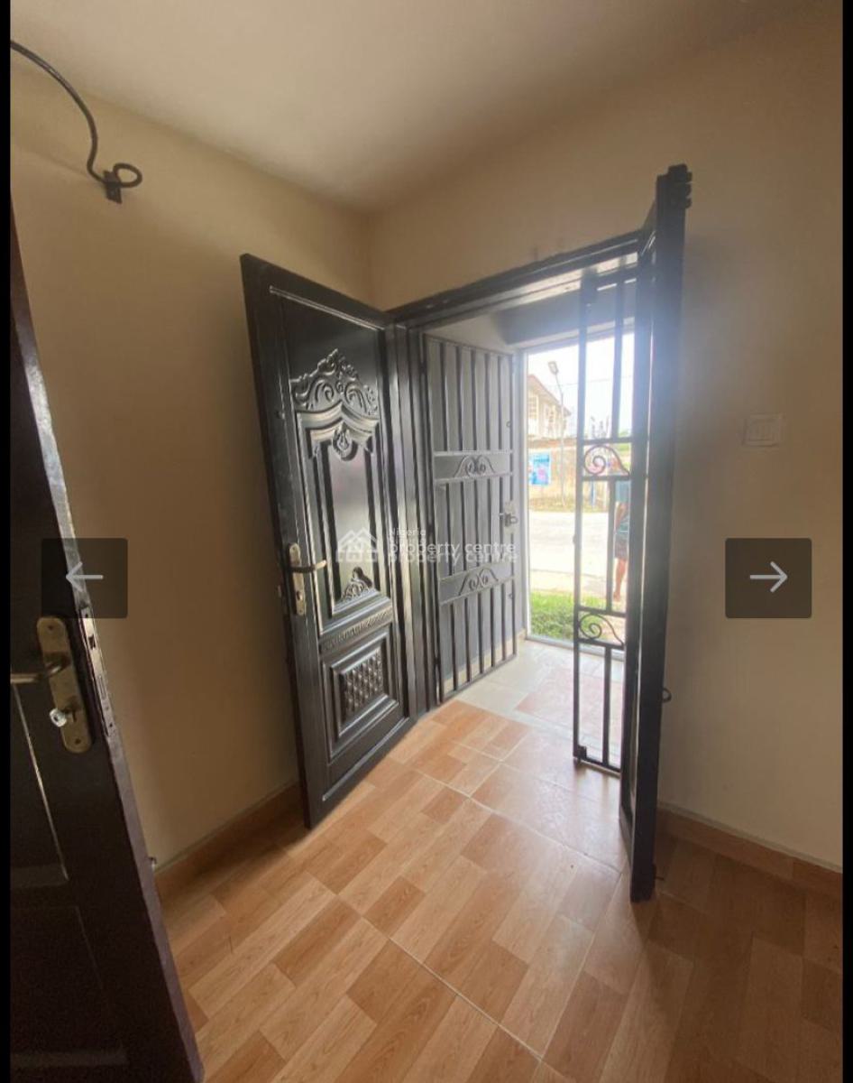 Very Clean Shop Space with Private Toilet, Badore, Ajah, Lagos, Shop for Rent