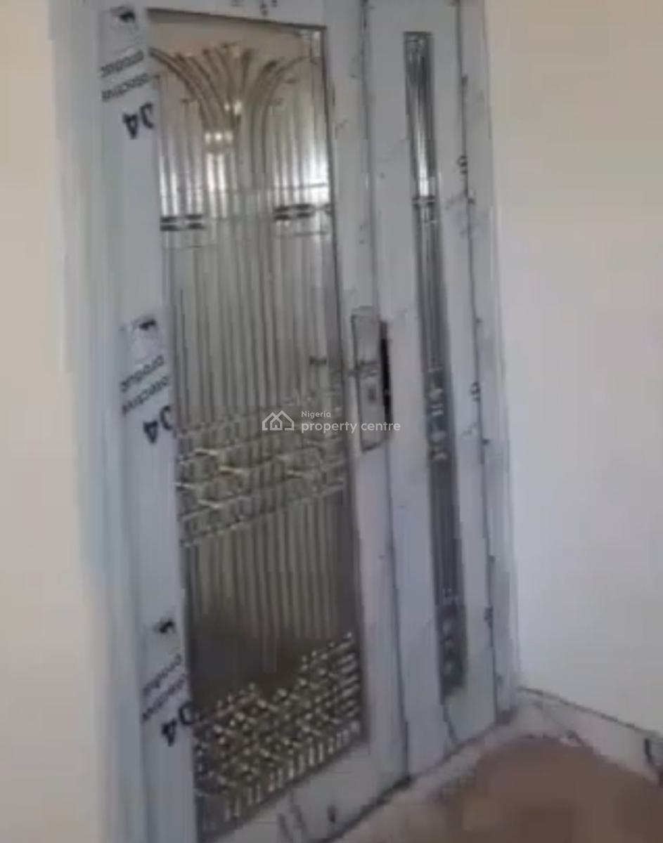 Distress Brand New 3 Bedroom Flat in a Fantastic Location, By Starville School, Jahi, Abuja, Flat / Apartment for Sale