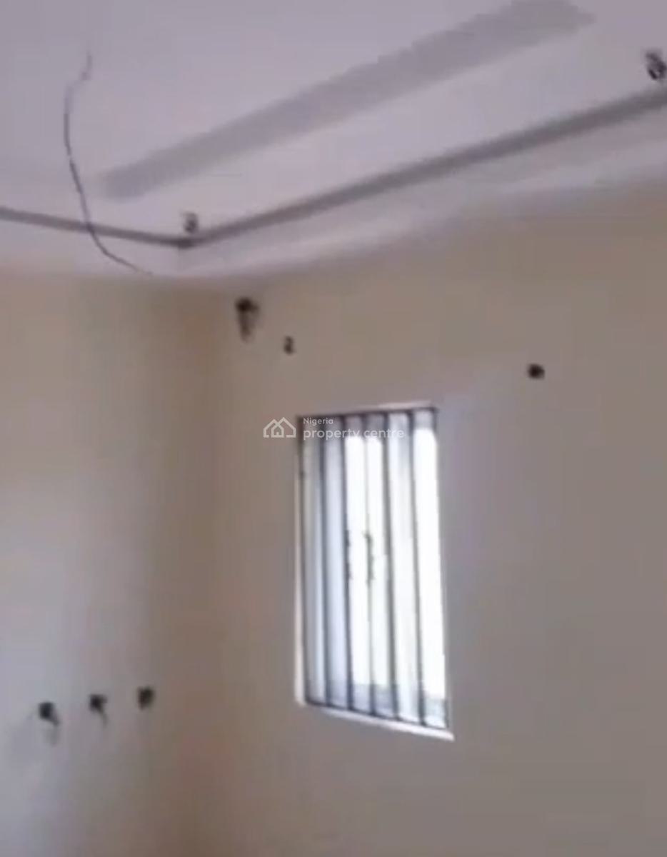 Distress Brand New 3 Bedroom Flat in a Fantastic Location, By Starville School, Jahi, Abuja, Flat / Apartment for Sale