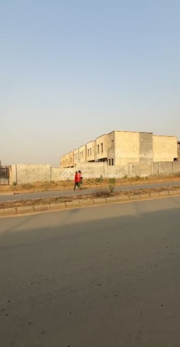 Distress 4 Bedroom Terrace Duplex in Fantastic Location, Life Camp, Abuja, House for Sale