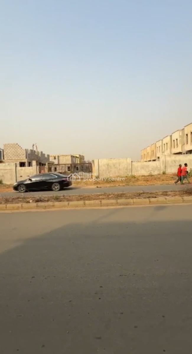 Distress 4 Bedroom Terrace Duplex in Fantastic Location, Life Camp, Abuja, House for Sale