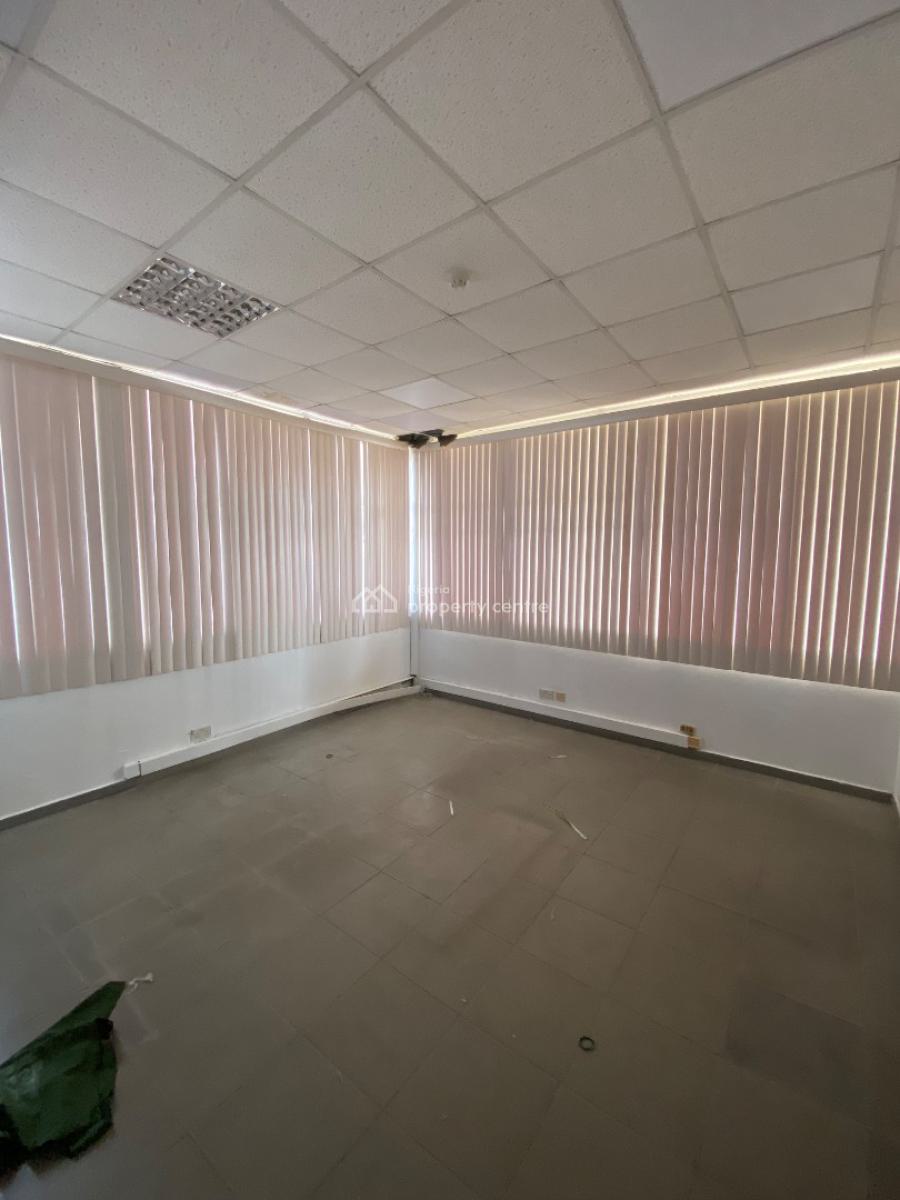Entire Office Building Facing The Road, Oniru, Victoria Island (vi), Lagos, Office Space for Rent
