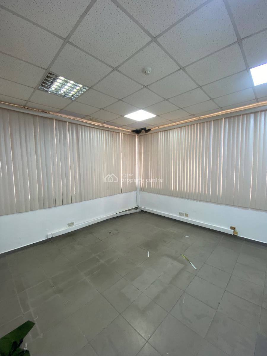 Entire Office Building Facing The Road, Oniru, Victoria Island (vi), Lagos, Office Space for Rent