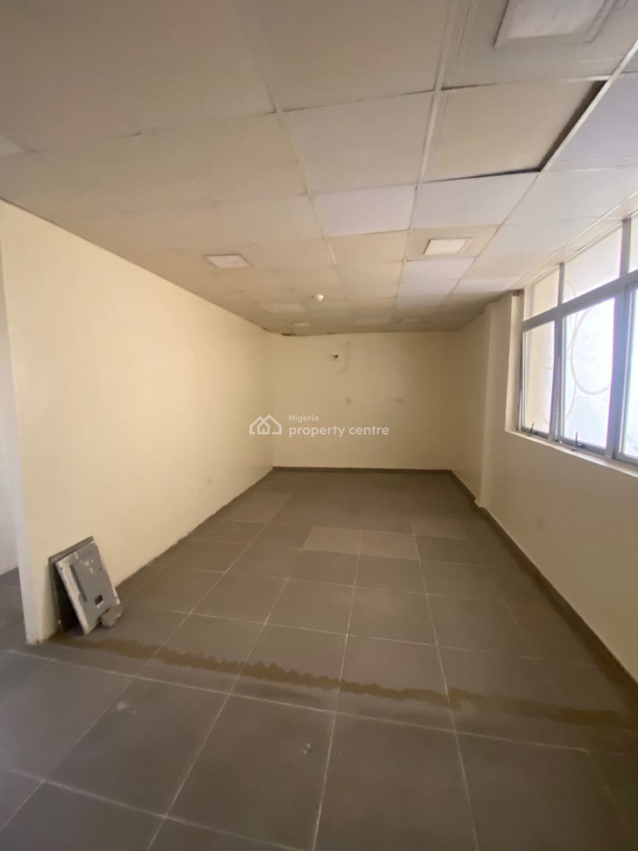 Entire Office Building Facing The Road, Oniru, Victoria Island (vi), Lagos, Office Space for Rent