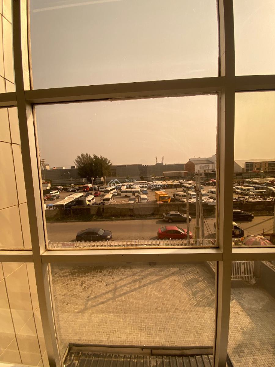 Entire Office Building Facing The Road, Oniru, Victoria Island (vi), Lagos, Office Space for Rent