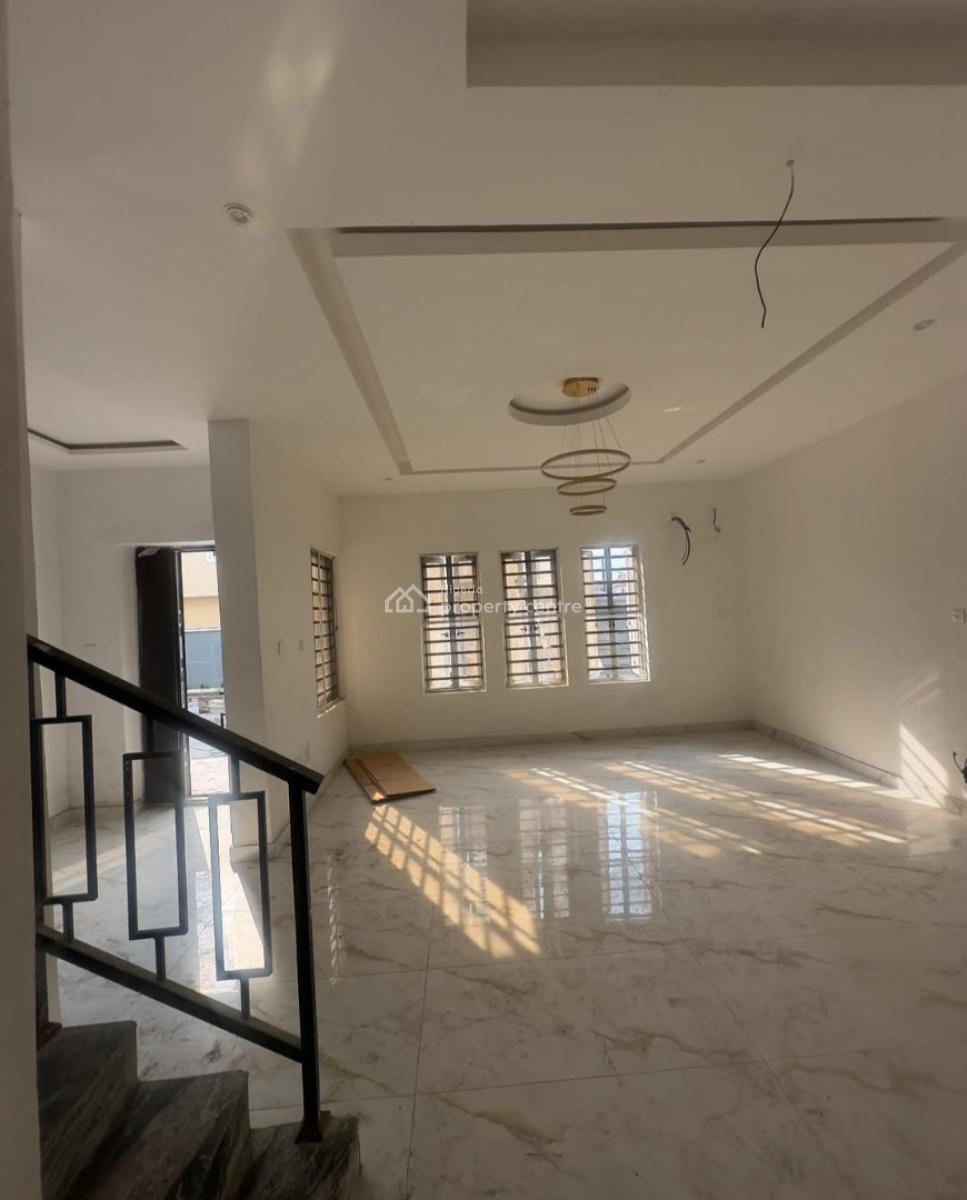 Newly Built and Serviced 4 Bedroom En-suite Townhouse with an Enclosed, Lekki Phase 1, Lekki, Lagos, Terraced Duplex for Rent