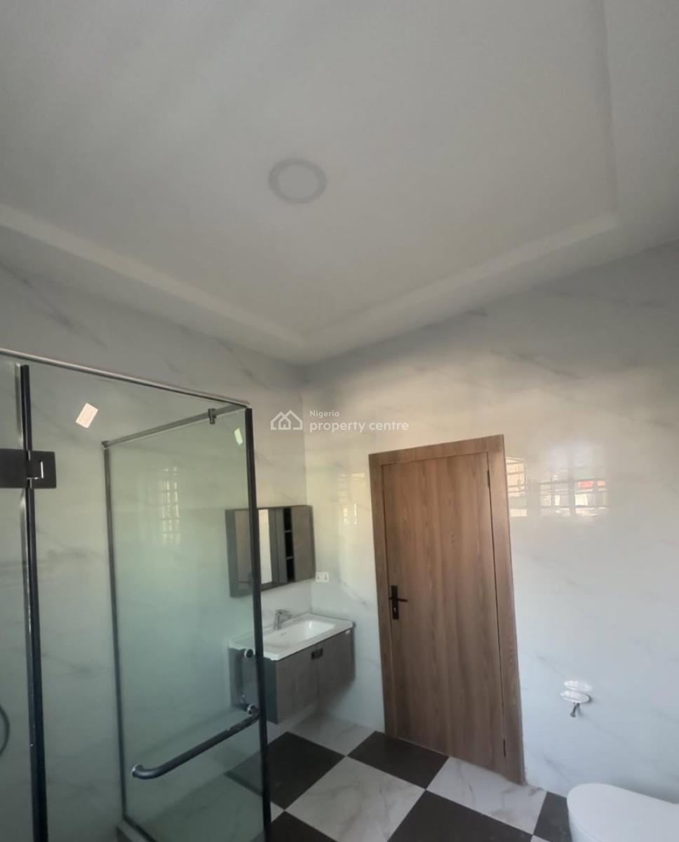 Newly Built and Serviced 4 Bedroom En-suite Townhouse with an Enclosed, Lekki Phase 1, Lekki, Lagos, Terraced Duplex for Rent