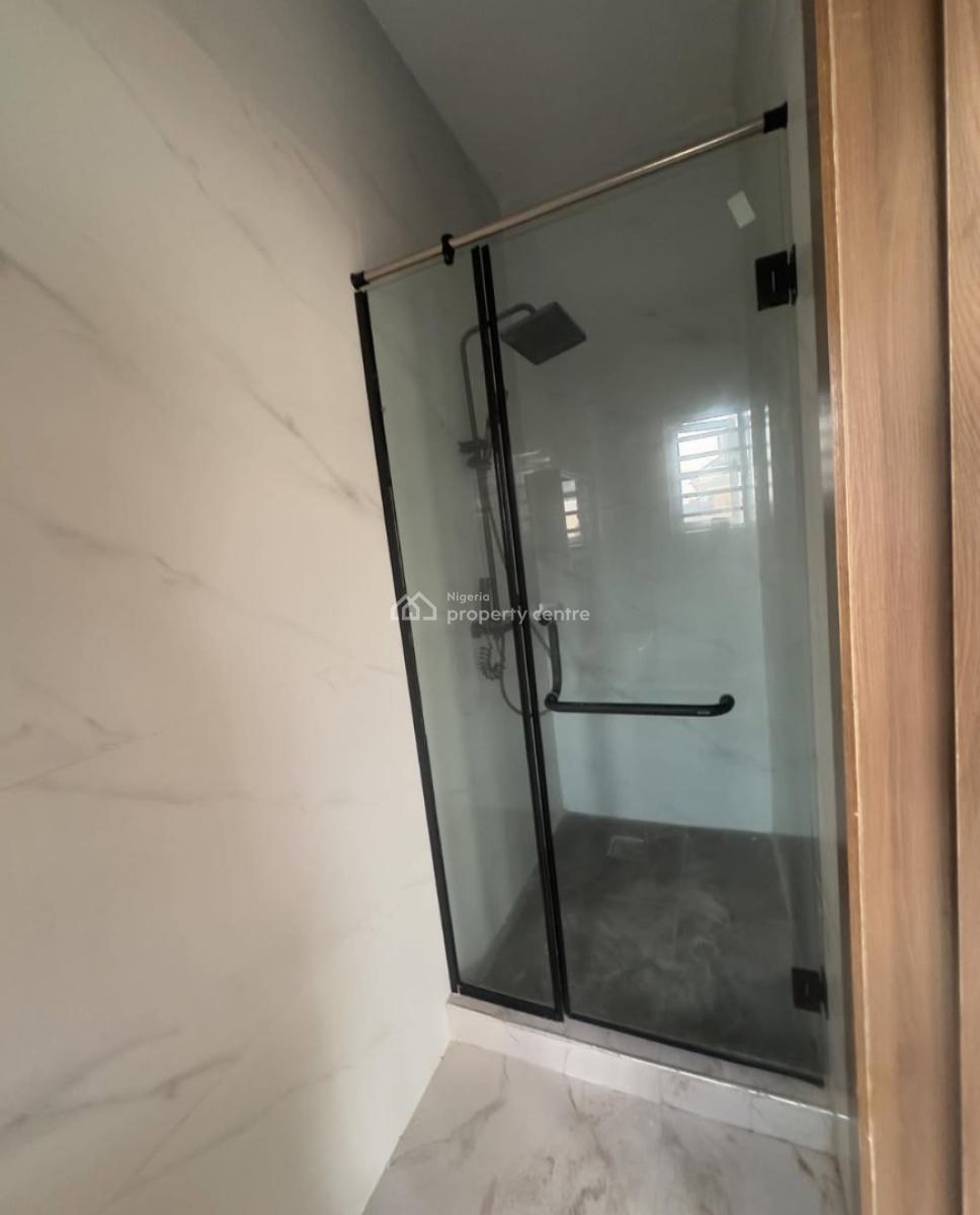 Newly Built and Serviced 4 Bedroom En-suite Townhouse with an Enclosed, Lekki Phase 1, Lekki, Lagos, Terraced Duplex for Rent