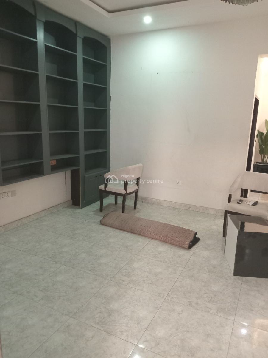 a Very Good & Fully Serviced 3-bedroom Flat, After Wuye Market. ( Video of The Apartment Is Attached), Wuye, Abuja, Flat / Apartment for Rent