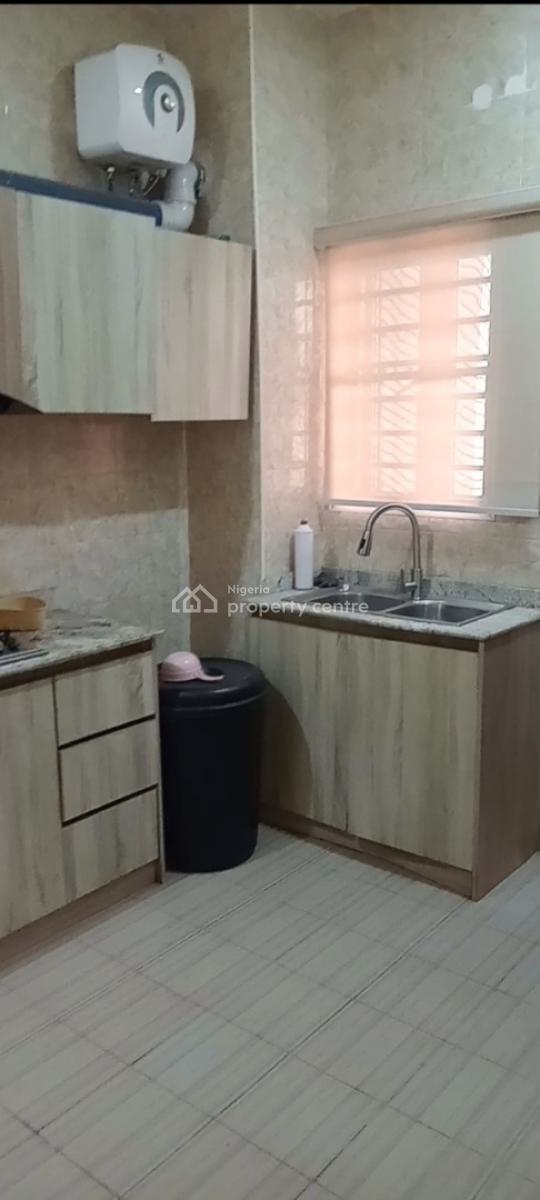 a Very Good & Fully Serviced 3-bedroom Flat, After Wuye Market. ( Video of The Apartment Is Attached), Wuye, Abuja, Flat / Apartment for Rent