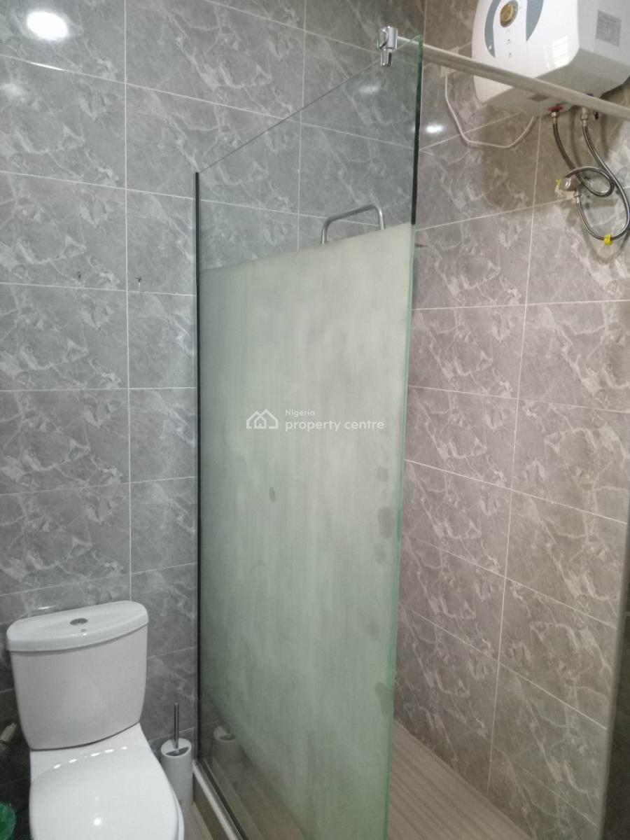 a Very Good & Fully Serviced 3-bedroom Flat, After Wuye Market. ( Video of The Apartment Is Attached), Wuye, Abuja, Flat / Apartment for Rent