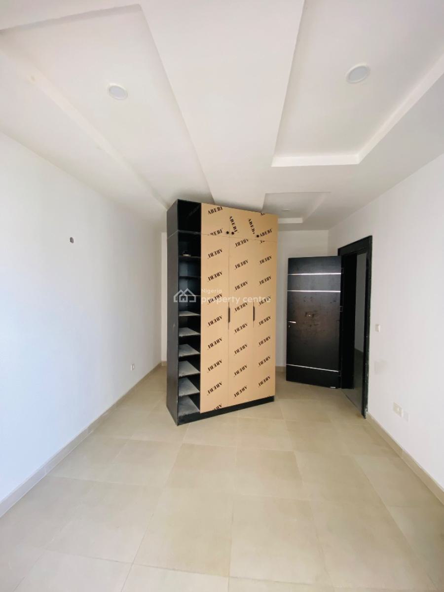 Lovely 4 Bedroom Apartment, Lekki Phase 1, Lekki, Lagos, Flat / Apartment for Sale