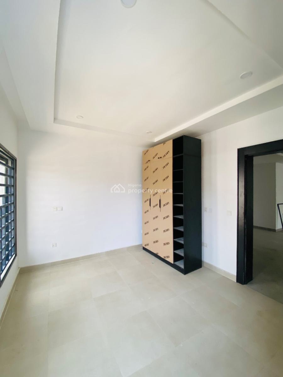 Lovely 4 Bedroom Apartment, Lekki Phase 1, Lekki, Lagos, Flat / Apartment for Sale