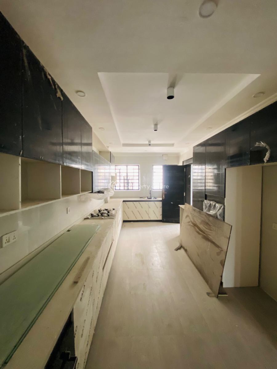 Lovely 4 Bedroom Apartment, Lekki Phase 1, Lekki, Lagos, Flat / Apartment for Sale