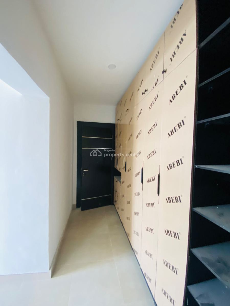 Lovely 4 Bedroom Apartment, Lekki Phase 1, Lekki, Lagos, Flat / Apartment for Sale