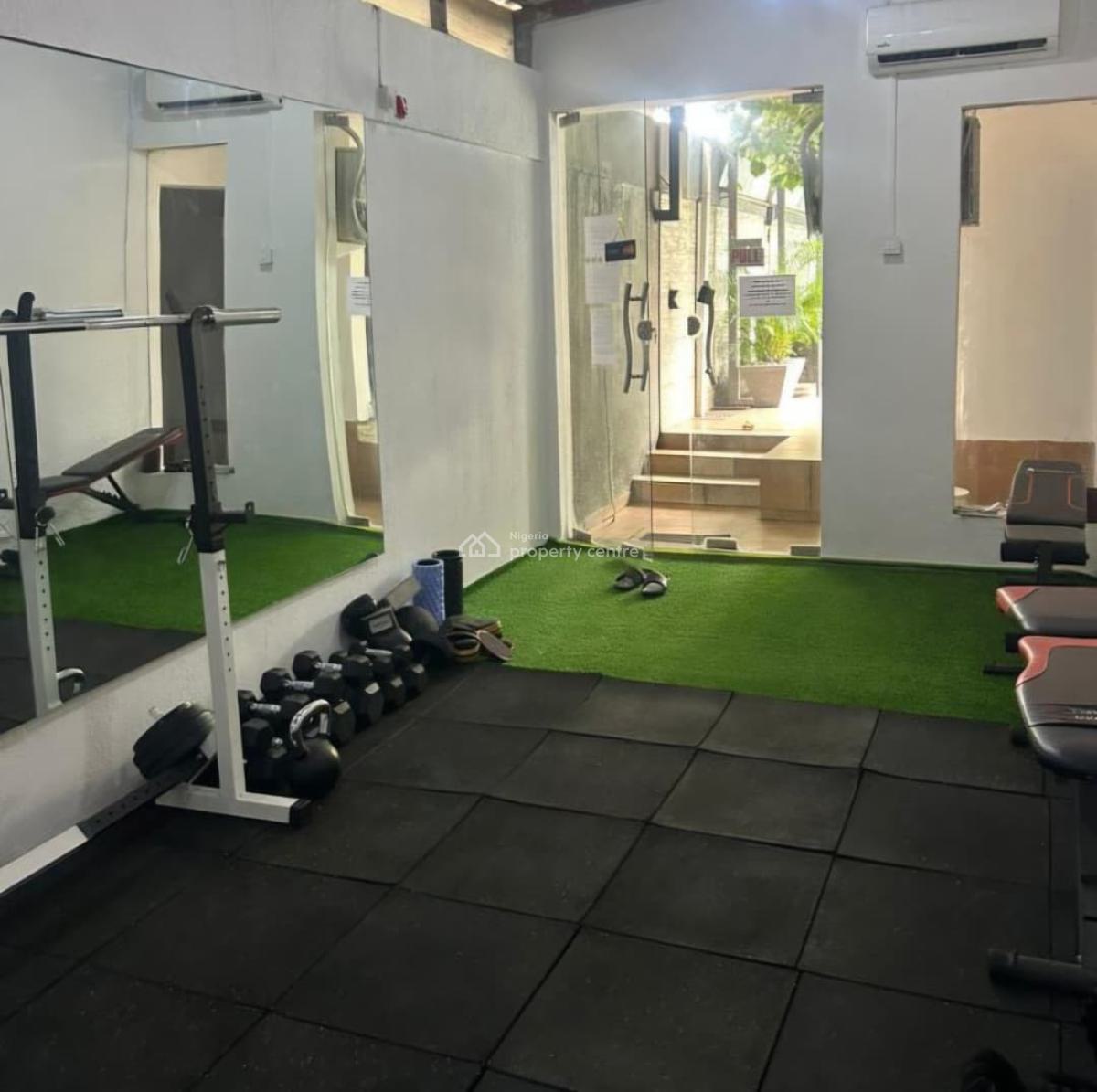 Cozy Studio Apartment with Swimming Pool and Gym, Shakiru Anjorin Str, Off Admiralty Road, Lekki Phase 1, Lekki, Lagos, Flat / Apartment Short Let