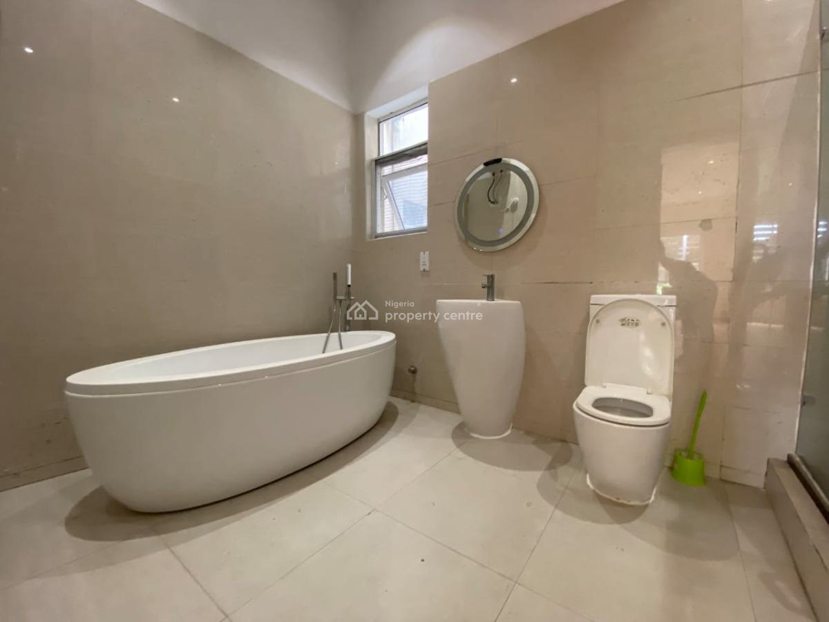 Luxurious and Magnificent Waterfront 3bed Upstairs + Bq, Banana Island, Ikoyi, Lagos, Flat / Apartment for Rent