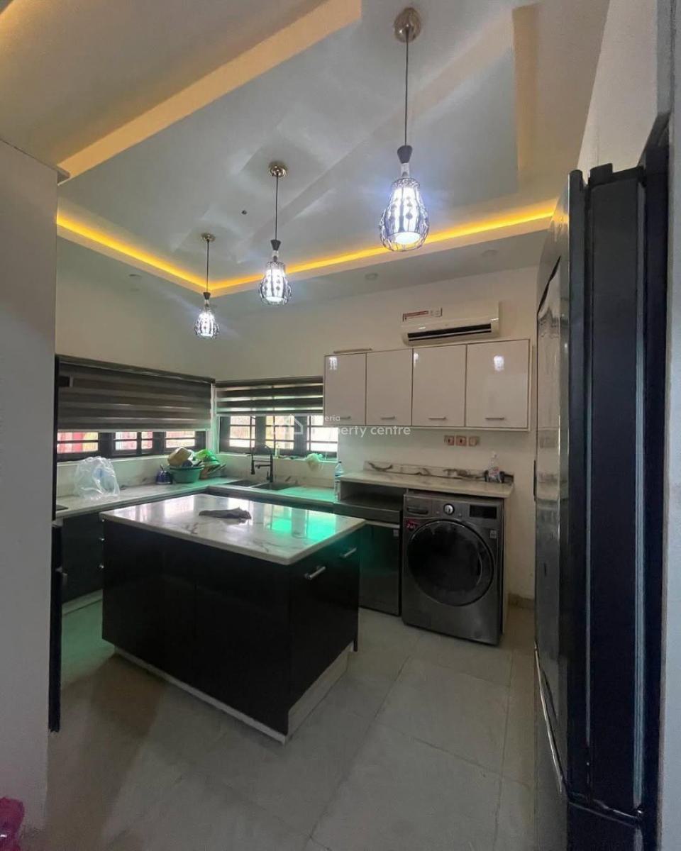 Luxury 3-bedroom Apartment with  Parking Space, Housekeeping,netflix, Genesis Court Estate ( Serene and Secured Environment), Ajah, Lagos, Flat / Apartment Short Let