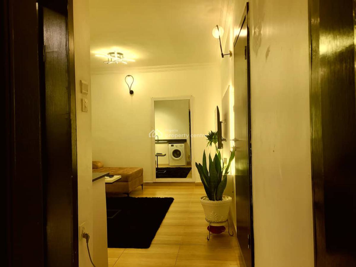 Lovely 1-bedroom Apartment in Ikeja Gra with Snooker & Starlink Wifi, Ikeja Gra, Ikeja, Lagos, Mini Flat (room and Parlour) Short Let