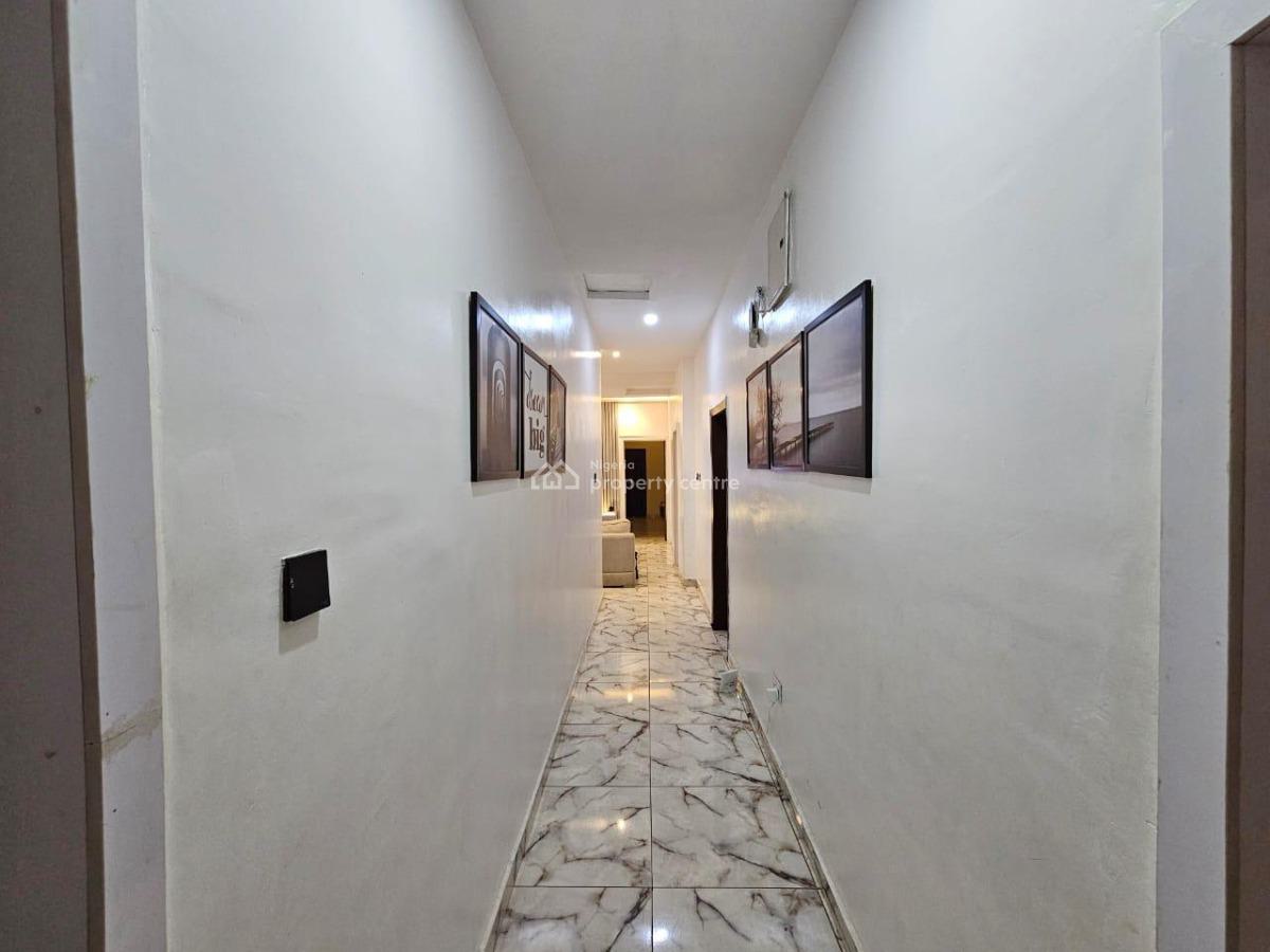 3-bedroom Apartment on Airport Road Ikeja with Mini Pool & Snooker, Ikeja Airport Road 2 Minutes Drive to International Airport, Mafoluku, Oshodi, Lagos, Flat / Apartment Short Let