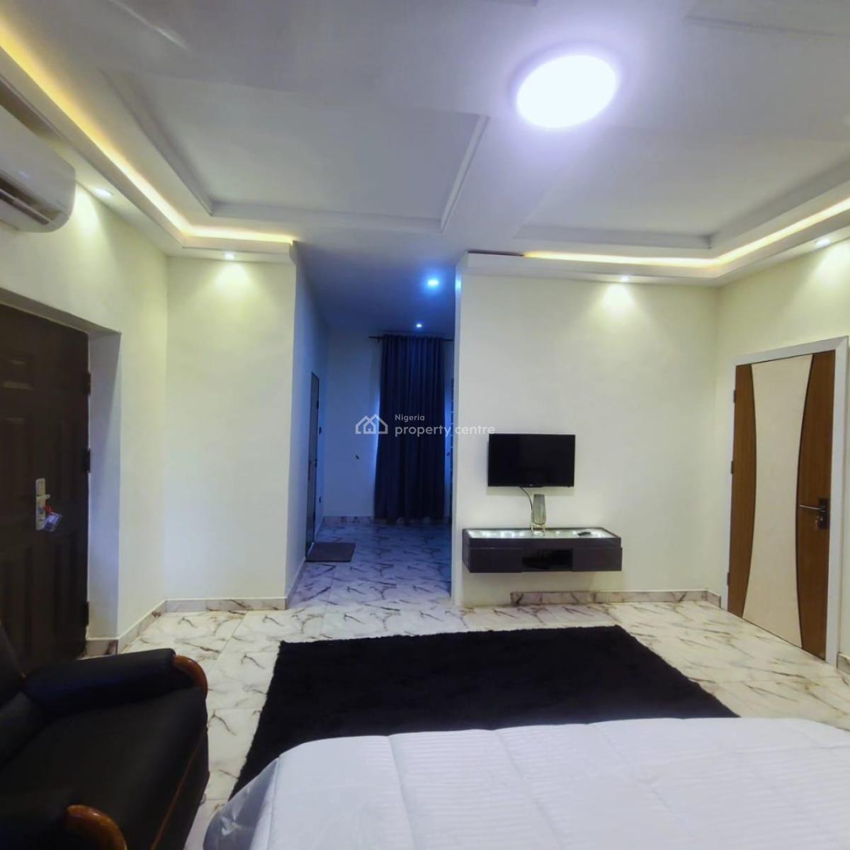 3-bedroom Apartment on Airport Road Ikeja with Mini Pool & Snooker, Ikeja Airport Road 2 Minutes Drive to International Airport, Mafoluku, Oshodi, Lagos, Flat / Apartment Short Let