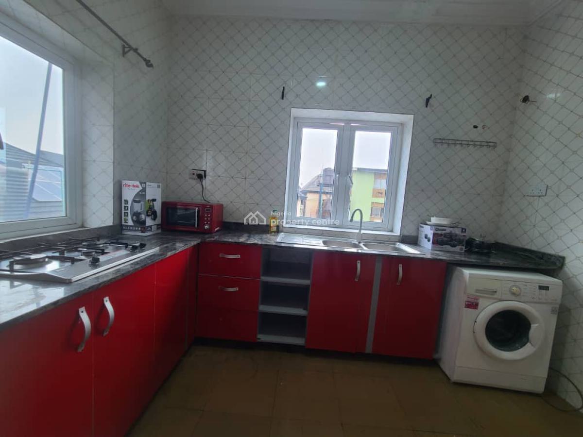 1-bedroom Apartment on Airport Road Ikeja with Mini Pool & Snooker, Airport Road Ikeja, 2 Minutes Drive to International Airport Ikeja, Mafoluku, Oshodi, Lagos, Mini Flat (room and Parlour) Short Let