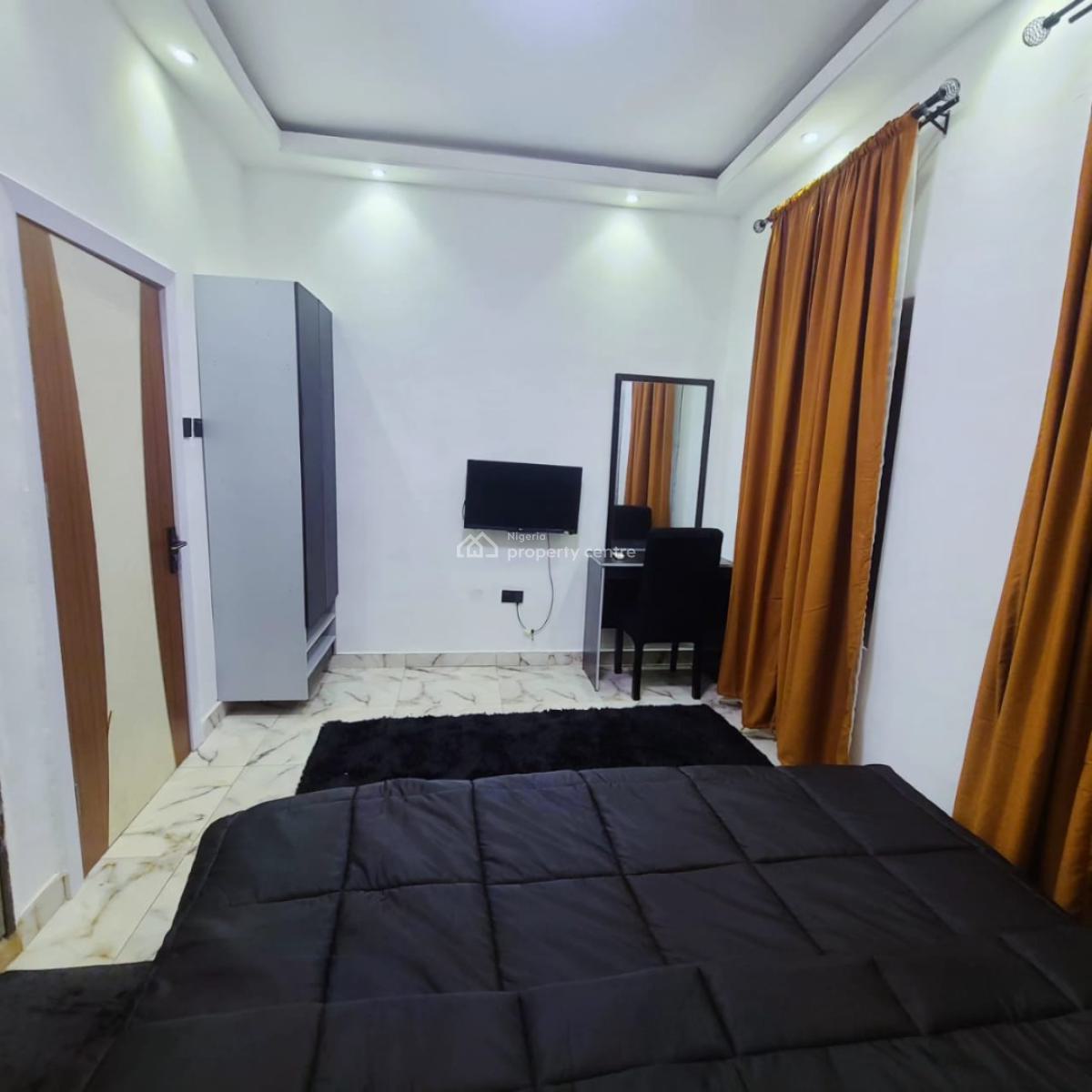 1-bedroom Apartment on Airport Road Ikeja with Mini Pool & Snooker, Airport Road Ikeja, 2 Minutes Drive to International Airport Ikeja, Mafoluku, Oshodi, Lagos, Mini Flat (room and Parlour) Short Let
