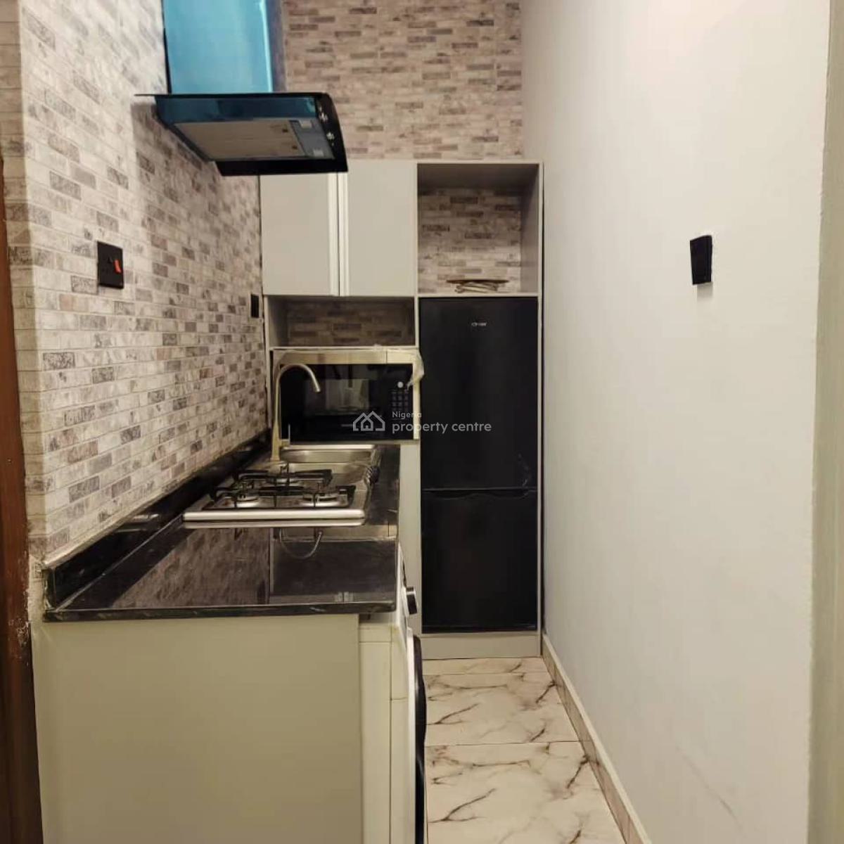 Modern 2-bedroom Apartment Airport Road Ikeja with Mini Pool & Snooker, Airport Road Ikeja, 2 Minutes Drive to International Airport Ikeja, Mafoluku, Oshodi, Lagos, Flat / Apartment Short Let