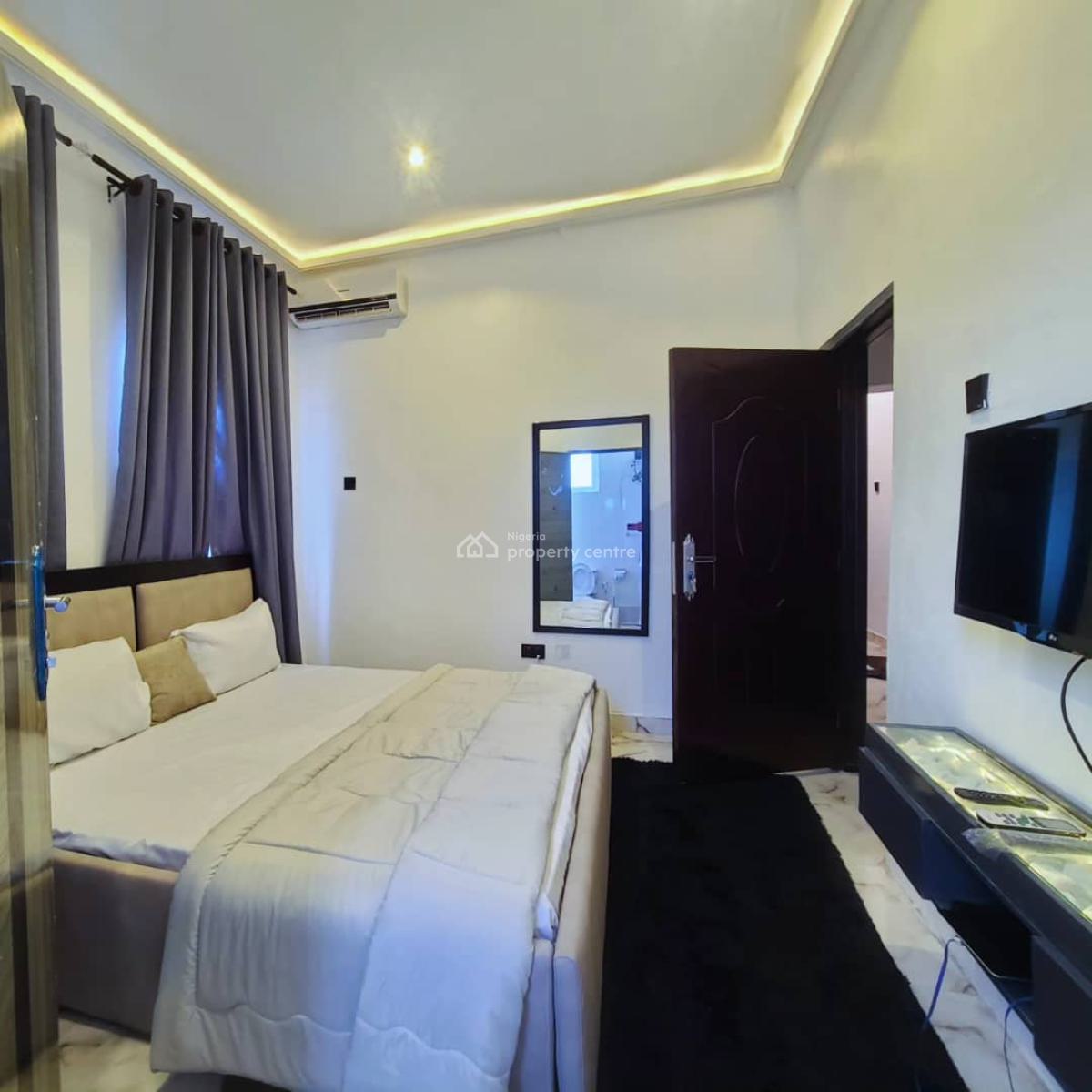 Modern 2-bedroom Apartment Airport Road Ikeja with Mini Pool & Snooker, Airport Road Ikeja, 2 Minutes Drive to International Airport Ikeja, Mafoluku, Oshodi, Lagos, Flat / Apartment Short Let