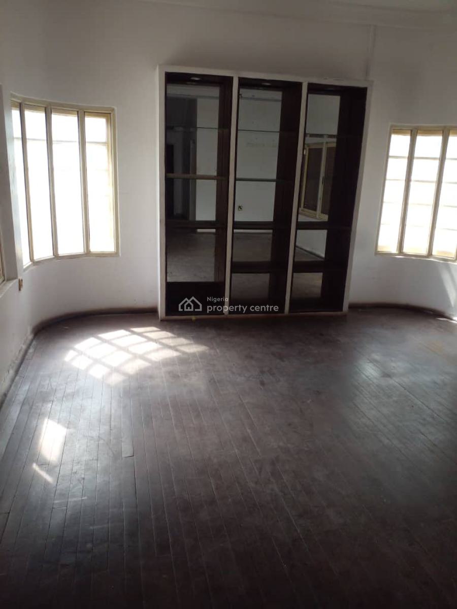 Commercial 4 Bedroom Semi Detached House at Moloney, Lagos Island., Moloney, Lagos Island, Lagos, House for Rent