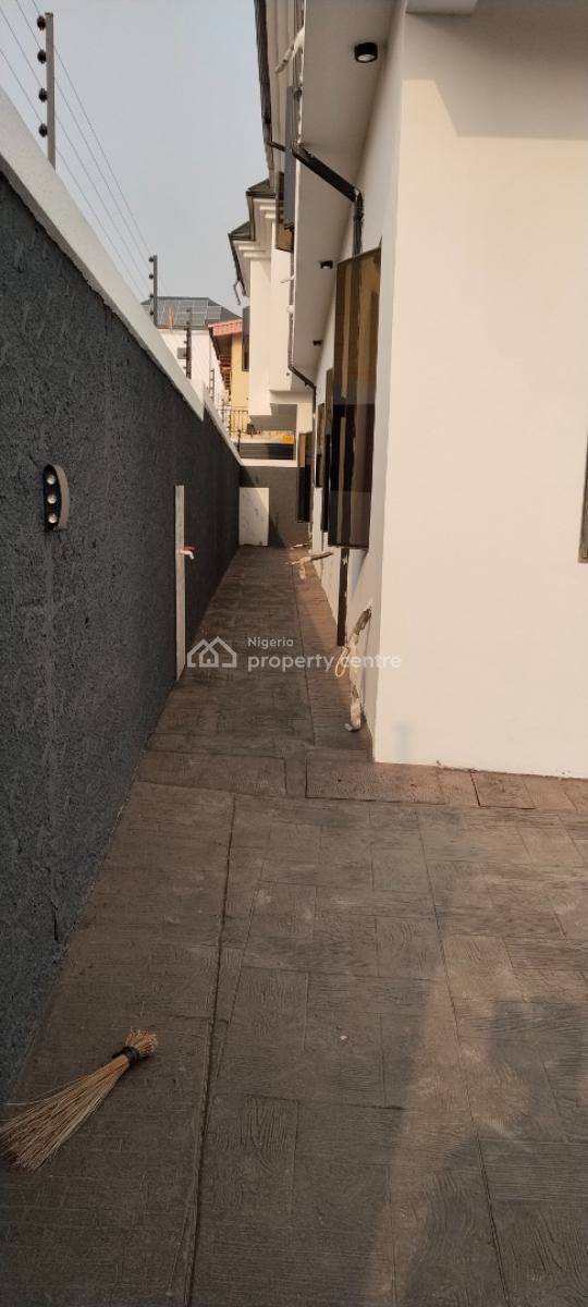 4 Bedroom Duplex, Magodo Phase 1 Gra, Gra Phase 1, Magodo, Lagos, Semi-detached Duplex for Sale