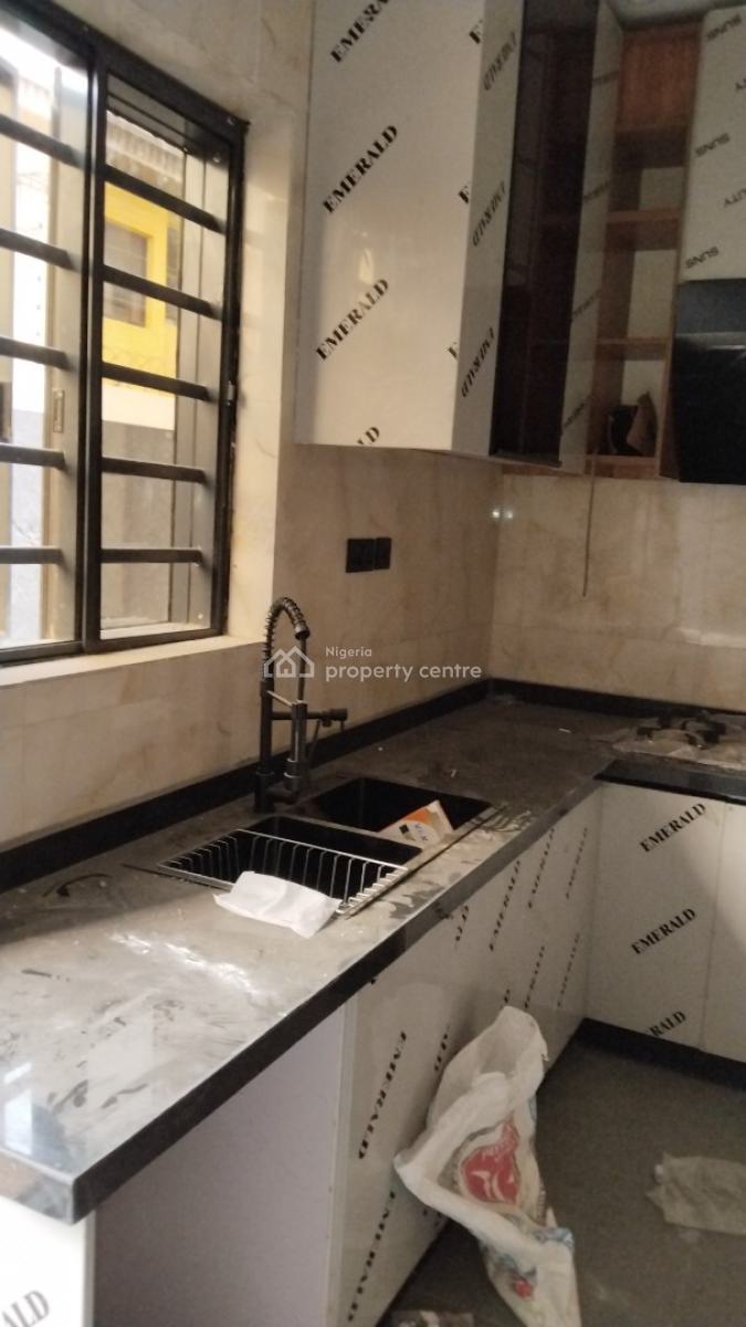 4 Bedroom Duplex, Magodo Phase 1 Gra, Gra Phase 1, Magodo, Lagos, Semi-detached Duplex for Sale