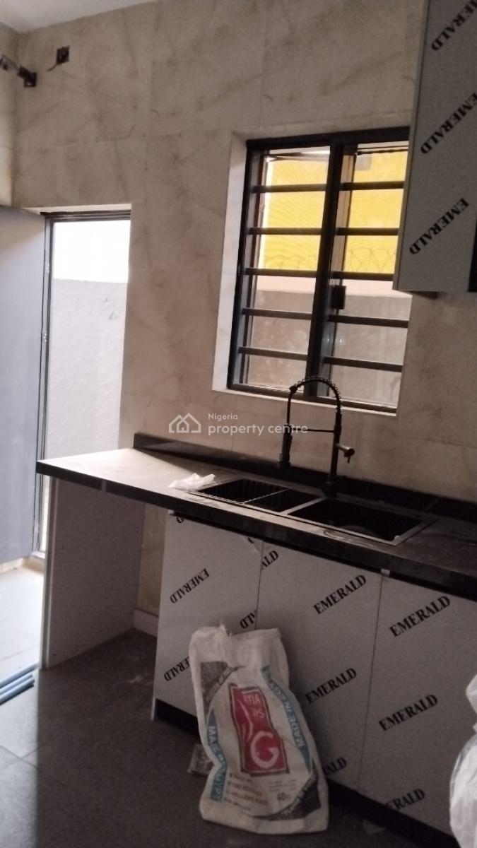 4 Bedroom Duplex, Magodo Phase 1 Gra, Gra Phase 1, Magodo, Lagos, Semi-detached Duplex for Sale