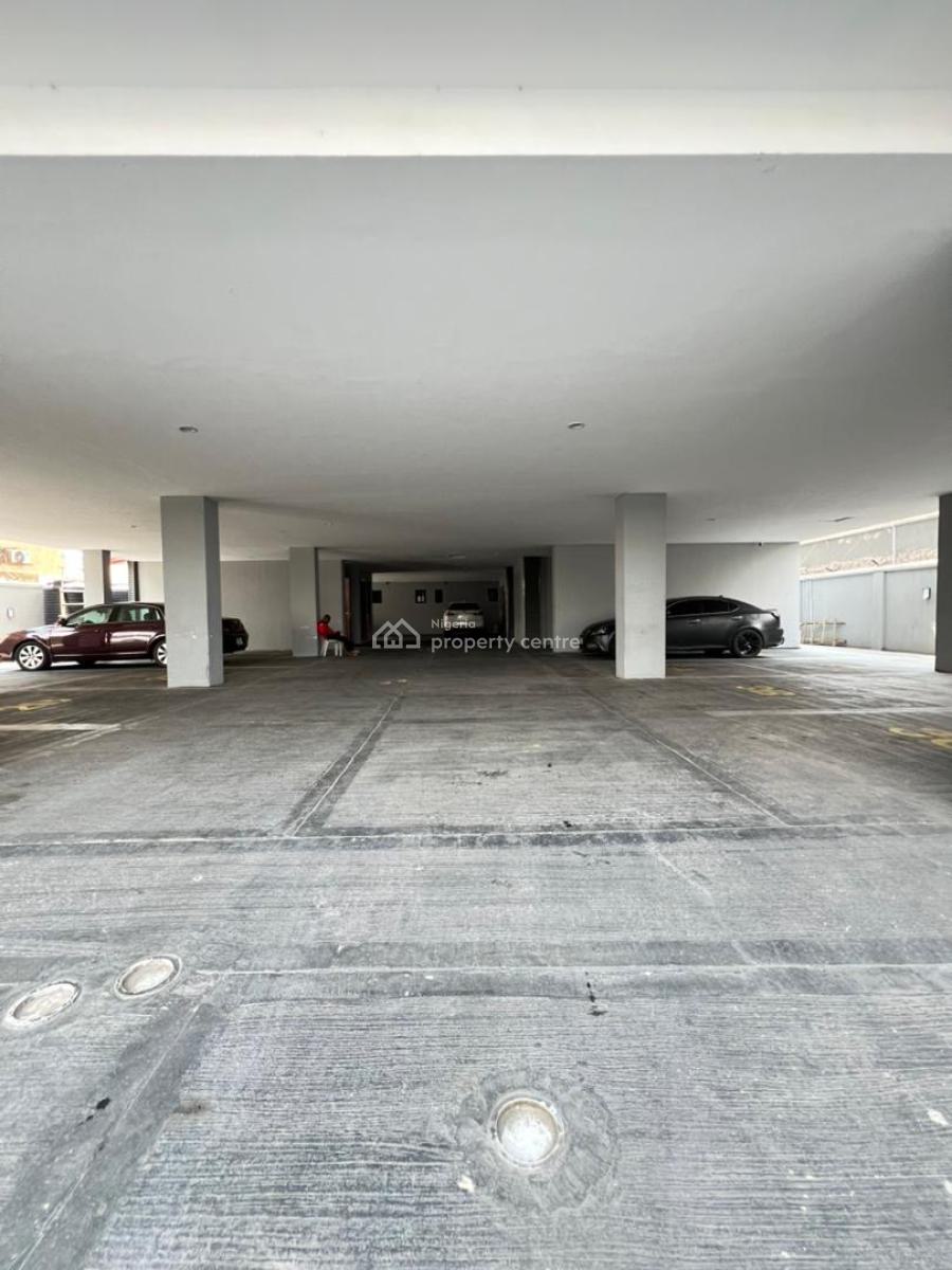 Spacious 2 Bedroom Apartment with and Elevator, Swimming Pool and Gym, Lekki Phase 1, Lekki, Lagos, Flat / Apartment for Sale
