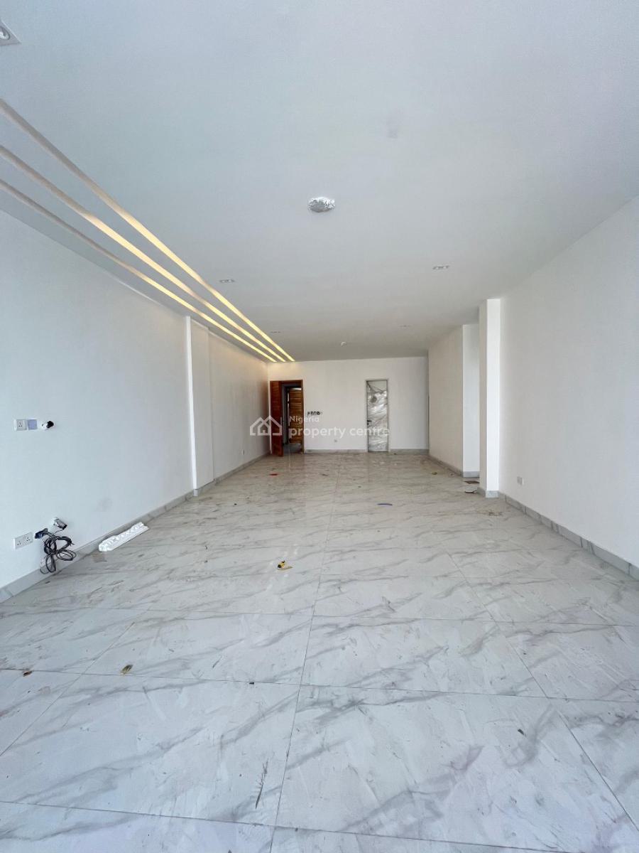 Spacious 2 Bedroom Apartment with and Elevator and Swimming Pool Suita, Lekki Phase 1, Lekki, Lagos, Flat / Apartment for Sale