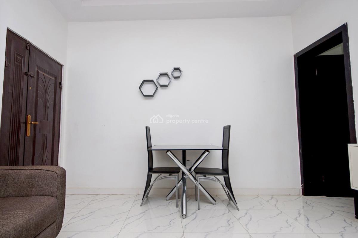 Crown Comfort 3-bedroom Residence, Lagos, Iyana Ipaja, Ipaja, Lagos, Flat / Apartment Short Let