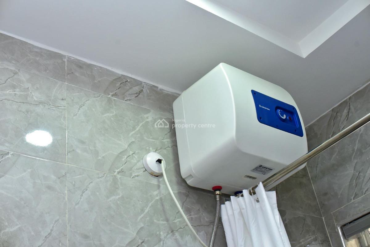 Crown Comfort 3-bedroom Residence, Lagos, Iyana Ipaja, Ipaja, Lagos, Flat / Apartment Short Let